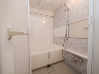 【浴室】 | アザレア梅田 | きれいなお風呂です