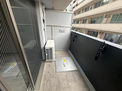 【バルコニー】 | プレサンス堺筋本町エグゼブラン | 暖かな日差しのふりそそぐバルコニー