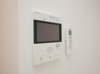 【セキュリティ】 | S-RESIDENCE堺筋本町Uno | モニター付きインターホンです