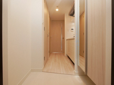 【玄関】 | S-RESIDENCE堺筋本町Uno | 明るい玄関です