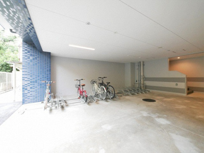 【その他共用部分】 | プレサンス谷町九丁目ディセオ | 駐輪場です