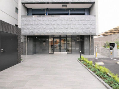 【エントランス】 | プレサンス谷町九丁目ディセオ | 落ち着いたエントランスです