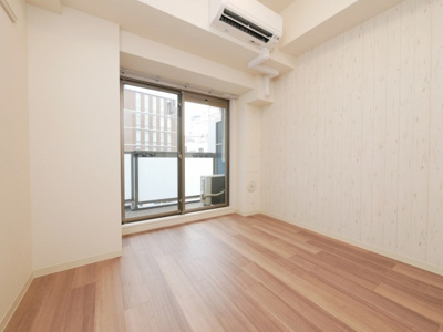 【居間・リビング】 | プレサンス天満橋トラッド | ゆったり過ごせるリビングです