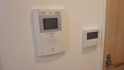【セキュリティ】 | プレサンス大手前ピリオド | モニター付きインターホンです