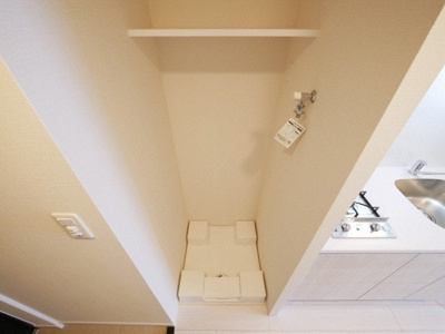 【設備】 | プレサンス大手前ピリオド | 洗濯機置き場です