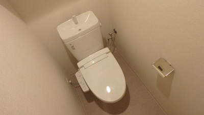 【トイレ】 | プレサンス大手前ピリオド | コンパクトで使いやすいトイレです
