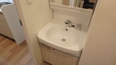 【洗面所】 | プレサンス大手前ピリオド | ゆったりとスペースのある洗面所