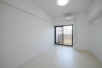 【居間・リビング】 | La Douceur都島高倉町 | こちらの居間で趣味の時間をお楽しみください