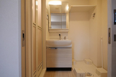 【独立洗面台】 | プレサンス心斎橋レヨン | 独立洗面台で身支度をすべて済ませてしまいましょう