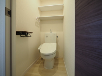 【トイレ】 | コートエスト都島 | 落ち着いた色調のトイレです