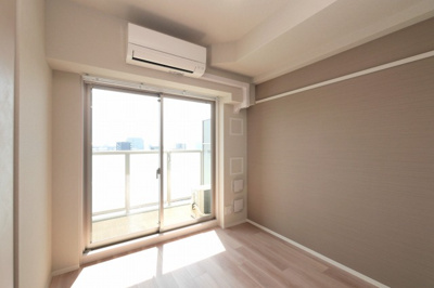 【居間・リビング】 | エスリードレジデンス大阪福島サウスフラッツ | ゆったりとしたリビングです