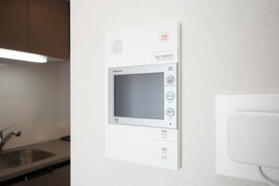 【セキュリティ】 | エスリードレジデンス大阪福島サウスフラッツ | モニター付きインターホンです