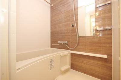 【浴室】 | エスリードレジデンス大阪福島サウスフラッツ | 落ち着いた空間のお風呂です