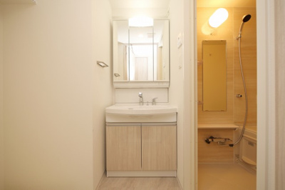 【独立洗面台】 | リヴェント福島野田 | 使いやすい独立洗面台です