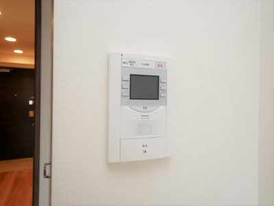 【セキュリティ】 | プレサンス江戸堀 | モニター付きインターフォンです