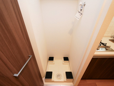 【設備】 | プレサンス江戸堀 | 洗濯機置き場です