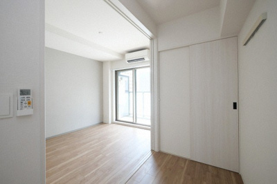 【居間・リビング】 | アーバネックス新町Ⅱ | ゆったりとしたリビングです