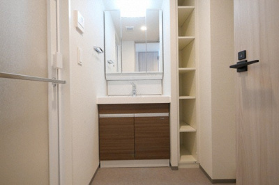 【洗面所】 | アーバネックス新町Ⅱ | 広い洗面スペース