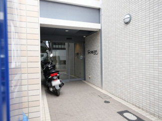 【エントランス】 | シャラロステ | 毎日通るエントランスはこのようになっています