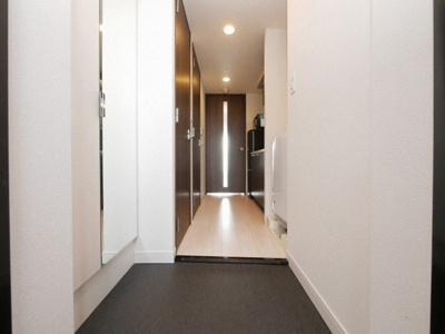 【玄関】 | プレサンス玉造ザ・ライブ | ゆったりとした玄関です