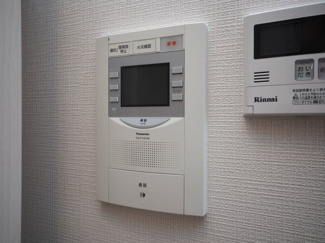【セキュリティ】 | プレサンス新大阪ジェイズ | モニター付きインターフォンです