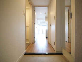 【玄関】 | プレサンス新大阪ジェイズ | シンプルで使いやすい玄関です
