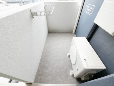 【バルコニー】 | プレミアムコート谷町4丁目 | 暖かな日差しのふりそそぐバルコニー