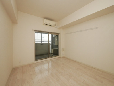 【洋室】 | プレサンス堺筋本町駅前 | 明るい洋室です