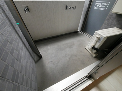 【バルコニー】 | プレサンス堺筋本町駅前 | お洗濯にも便利なバルコニー付き