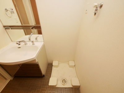 【設備】 | プレサンス堺筋本町駅前 | 洗濯機置き場です