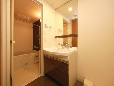 【洗面所】 | プレサンス堺筋本町駅前 | 忙しい朝には欠かせない洗面所です