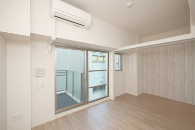 【居間・リビング】 | セレニテ本町リアン | ゆったりとした居間です