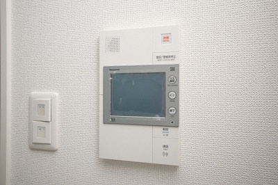 【セキュリティ】 | セレニテ本町リアン | モニター付きインターホンです