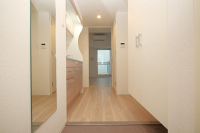 【玄関】 | セレニテ本町リアン | シンプルで使いやすい玄関です