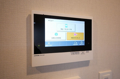 【セキュリティ】 | アーバネックス心斎橋EAST | モニター付きインターホンです