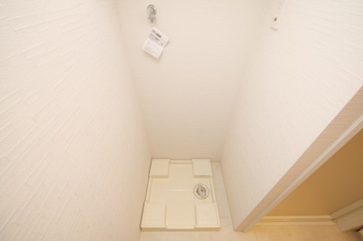 【設備】 | one o one内代 | 洗濯機置き場です