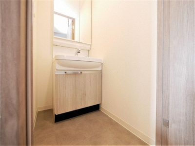 【洗面所】 | プレサンス福島ミッドエル | 独立洗面台です