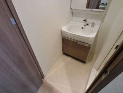 【独立洗面台】 | プレサンス大阪ゲートシティ | 独立洗面化粧台が付いています