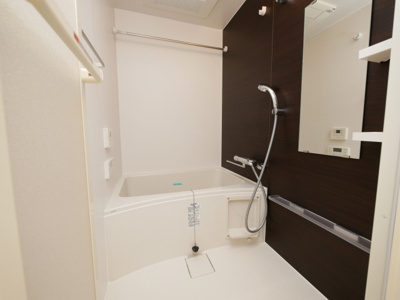 【浴室】 | プレサンス心斎橋ニスト | ゆったり過ごせるお風呂です