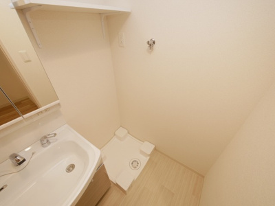 【設備】 | プレサンス心斎橋ニスト | 洗濯機置き場です