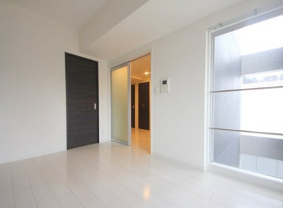 【居間・リビング】 | ララプレイス大阪城WESTEN | ゆったりとしたリビングです