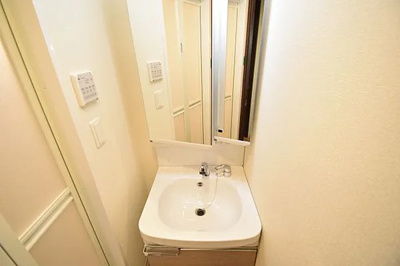 【独立洗面台】 | プレサンス本町エクストラ | 朝の身支度には欠かせない独立洗面化粧台