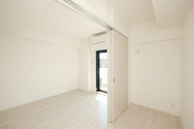 【居間・リビング】 | 大阪難波Noah | こちらのリビングで趣味の時間をお楽しみください