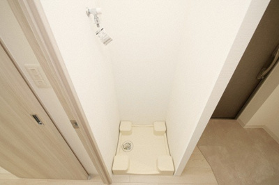 【設備】 | 大阪難波Noah | 洗濯機置き場です