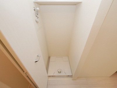 【設備】 | セオリー大阪フルール | 洗濯機置き場です