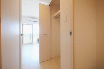 【収納】 | エスリード大阪ザ・ルクス | 大きなものも収納できそうです