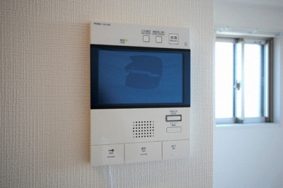 【セキュリティ】 | エスリード大阪ザ・ルクス | モニター付きインターホンです