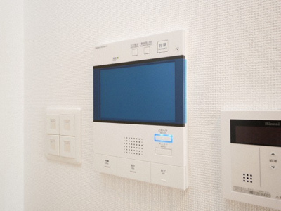 【セキュリティ】 | セレニテ新大阪プリエ | モニター付きインターフォンです
