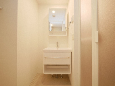 【洗面所】 | セレニテ新大阪プリエ | 独立洗面台です