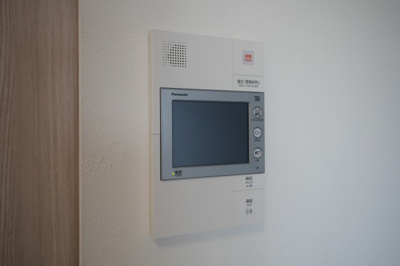 【セキュリティ】 | プレサンスOSAKA東成中本ハーヴィル | モニター付きインターホンです